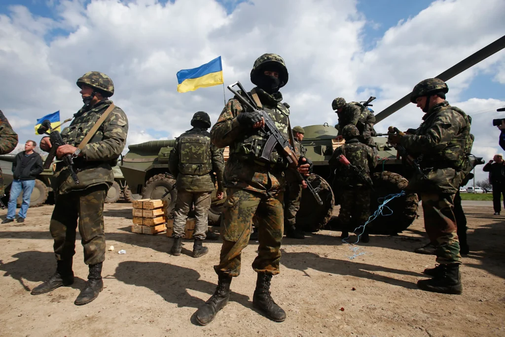 Ukrainian troops on the outskirts of Izyum, in eastern Ukraine, on April 15, 2014Sergei Grits—AP