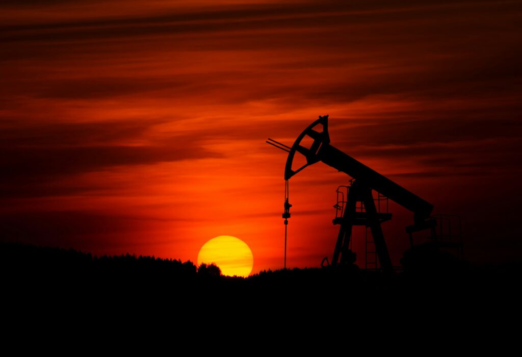 Oil Prices Set for Biggest Monthly Drop Since 2020 on U.S.-Iran Deal Hopes
